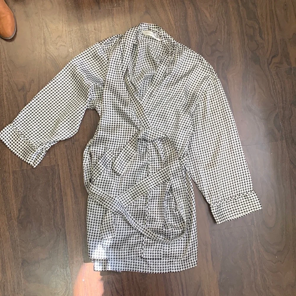 Victorias Secret Robe - Picture 1 of 2